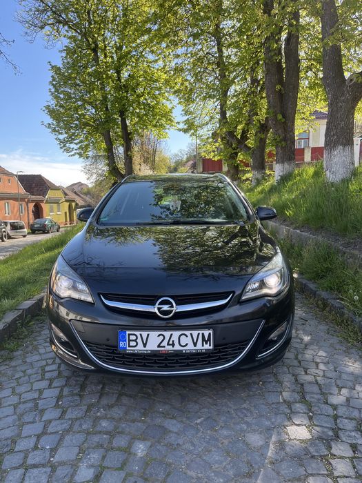 Opel astra J Impecabila