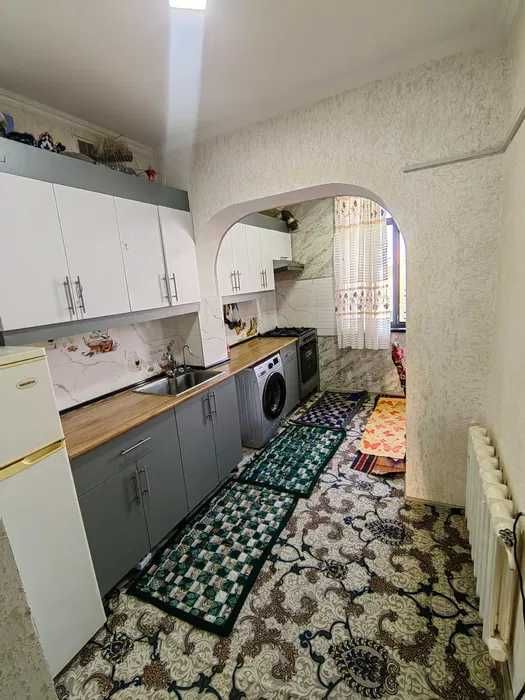 3 хонали 6 метр балконли квартира сотилади Динамо