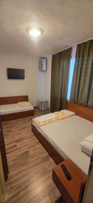 Продава се къща-близнак в Равда