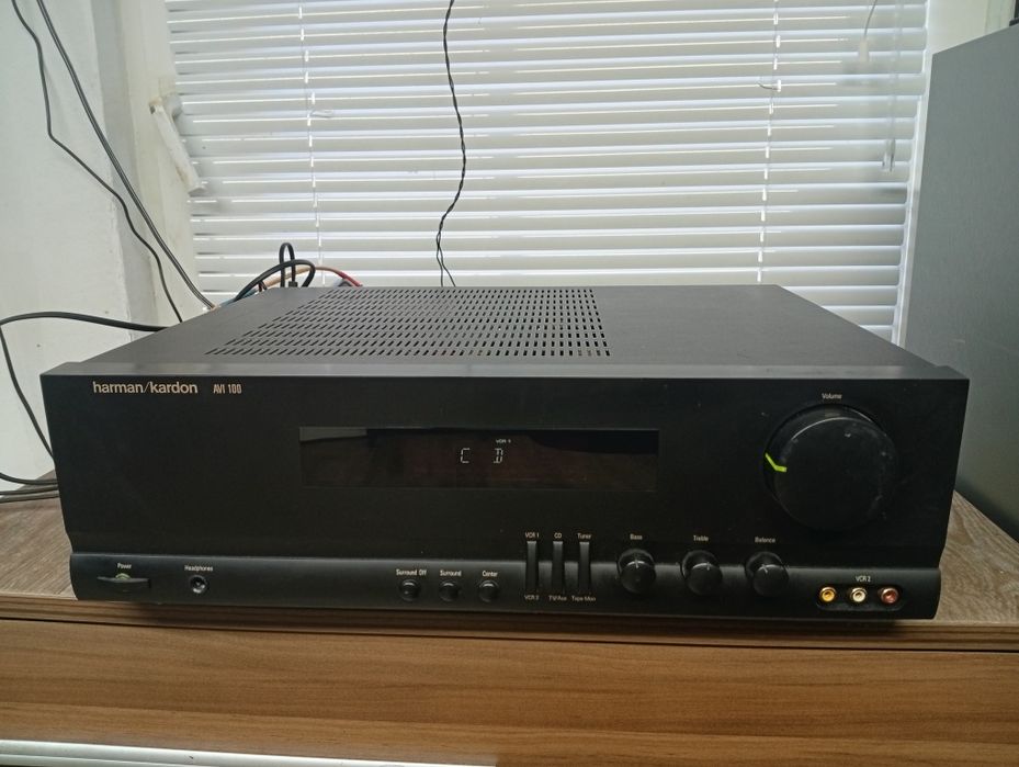 5.1 канален усилвател Harman Kardon AVI-100