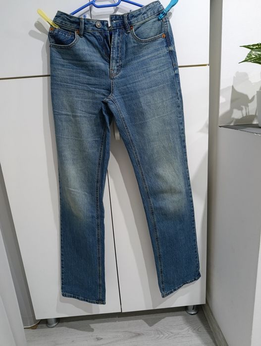 Vând blugi Stradivarius – mărimea 36