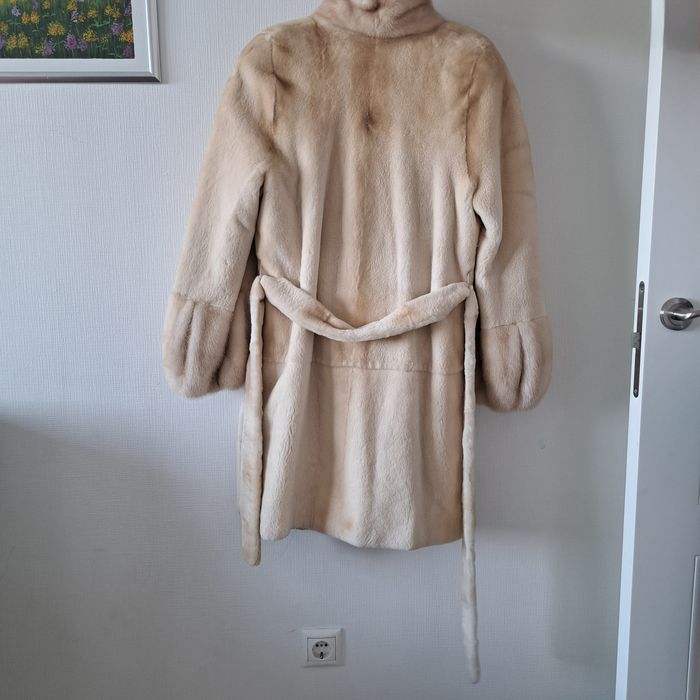 Продам норковую шубу