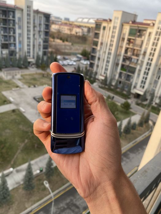 Motorolla k1 yangi naushnik zarachiklar bor