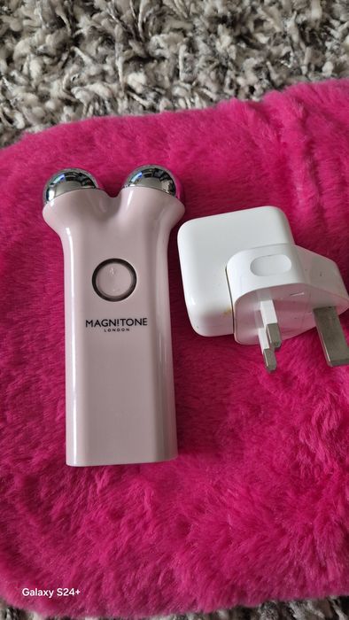 MAGNITONE Lift Off Lifting facial microcurent și tonifiere