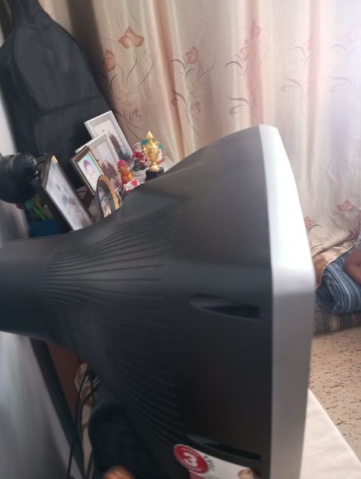 Телевизор LG нормальный