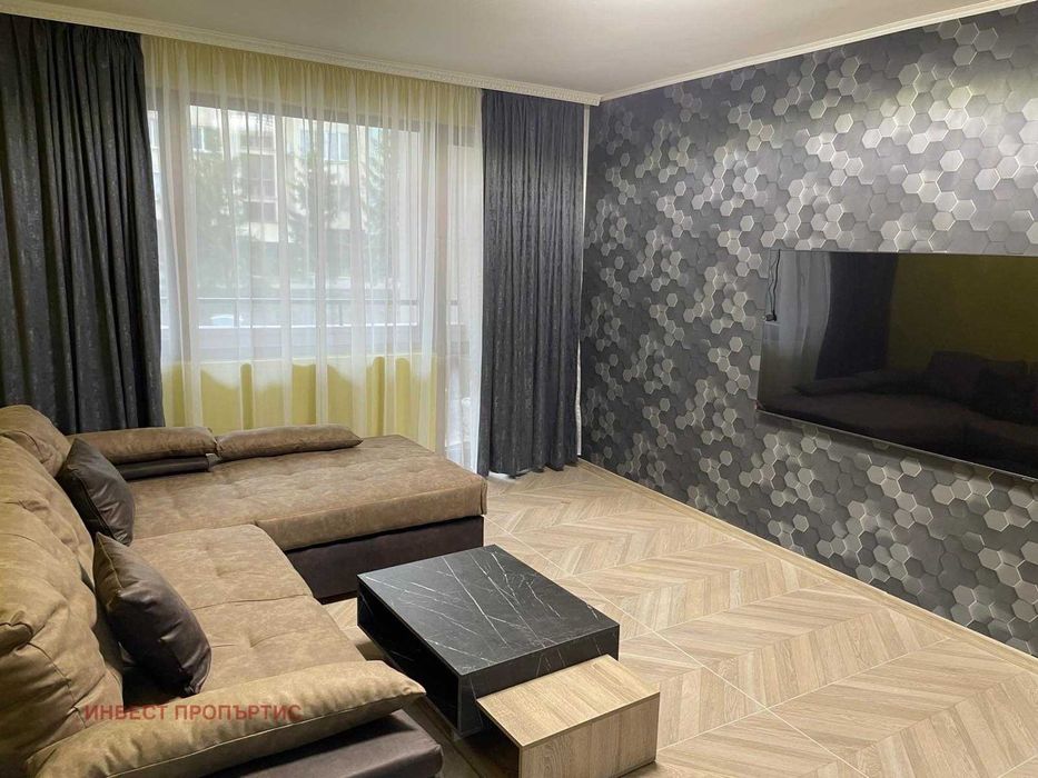 Дава се под наем Тристаен апартамент в София, Красно село - 110 кв.м за 1000 € - Снимка #1