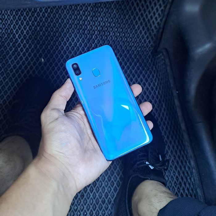 Samsung Galaxy A40 Идеальный!!!