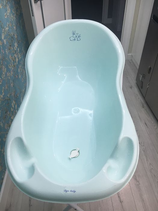 Продам детскую ванночку с подставкой
