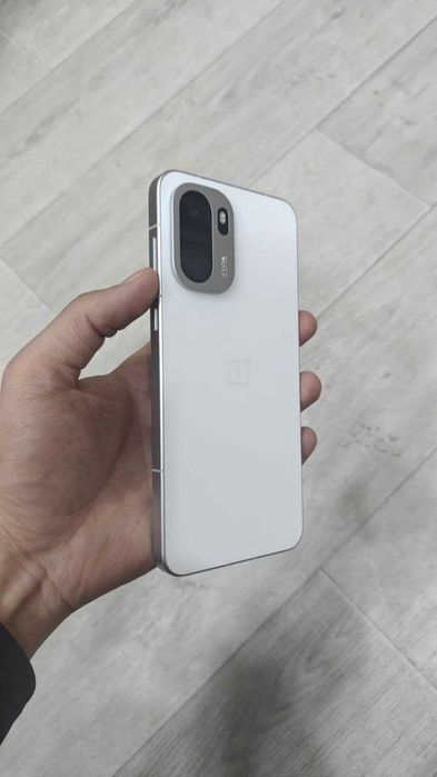 Продам почти новый OnePlus ace 6 16/256