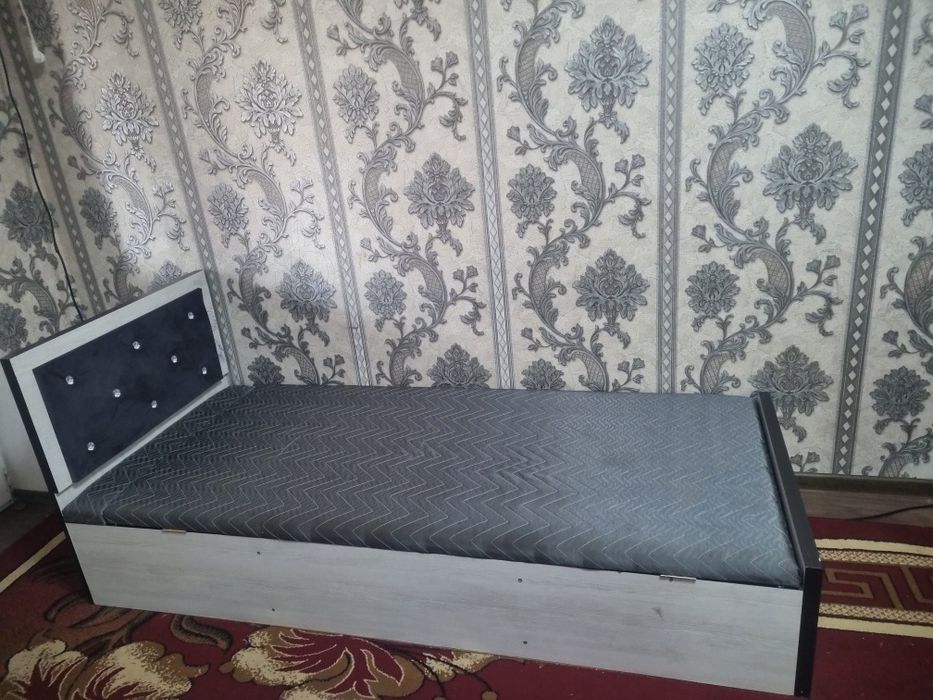 Bir kishili spalni karavat