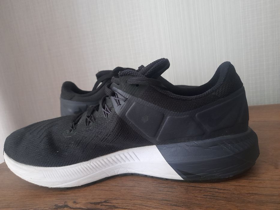 Nike Zoom Structure 22 маратонки 44 номер.