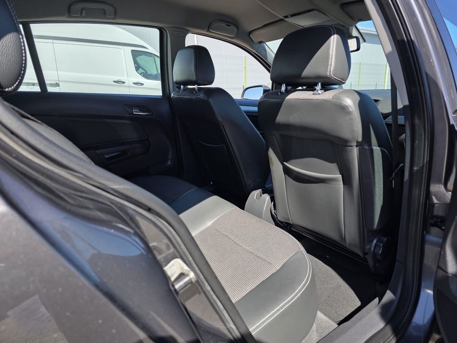 Opel Astra H - 1.6i 116CP - Xenon * Climatronic * Semi-Piele