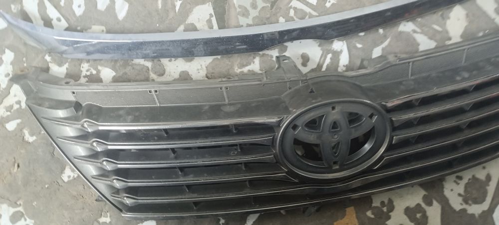 Решетка Камри 50