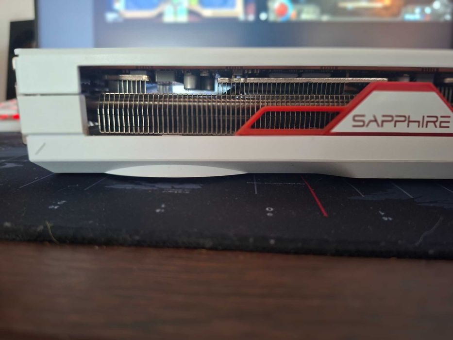 Radeon RX 7800 XT Sapphire Pure White