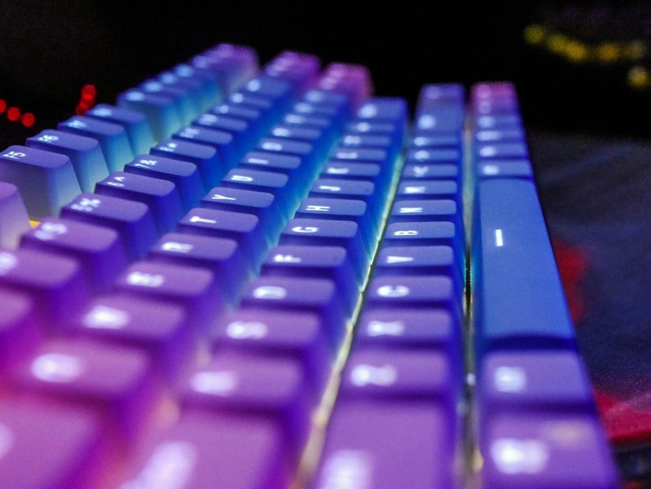 Custom Механична Клавиатура Glorious GMMK