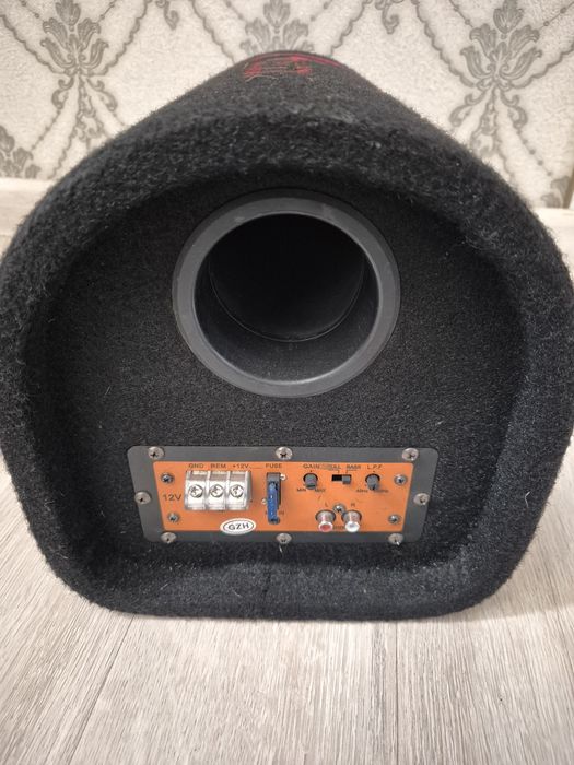 Сабвуфер продам почти новый