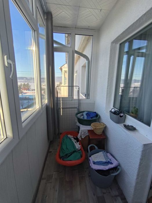 Apartament 3 camere decomandat cu doua balcoane- Campulung, Grui