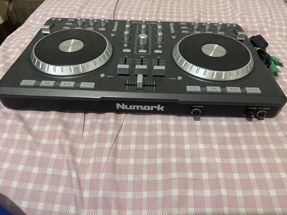 Numark Mixtrack Pro