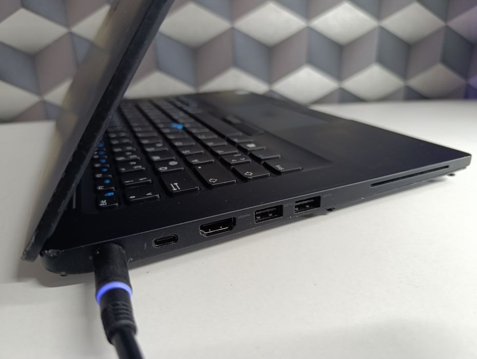 Dell 7490 impecabil procesor i5 8350 cu sim