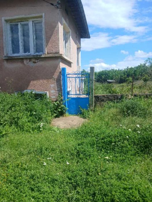 Продавам къща в село Малорад област Враца