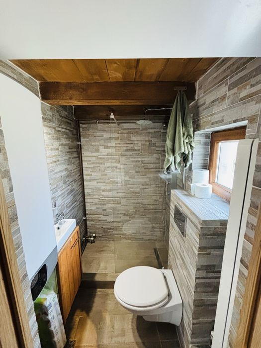 Cabană Rustică de inchiriat