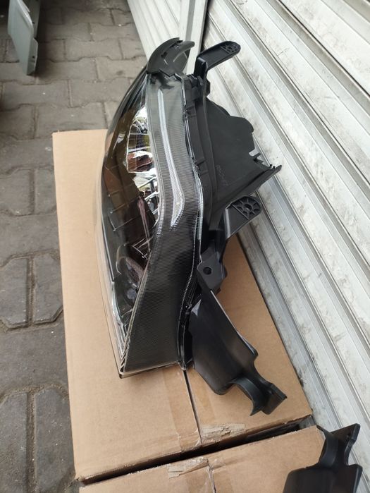 Аутландер фара передняя