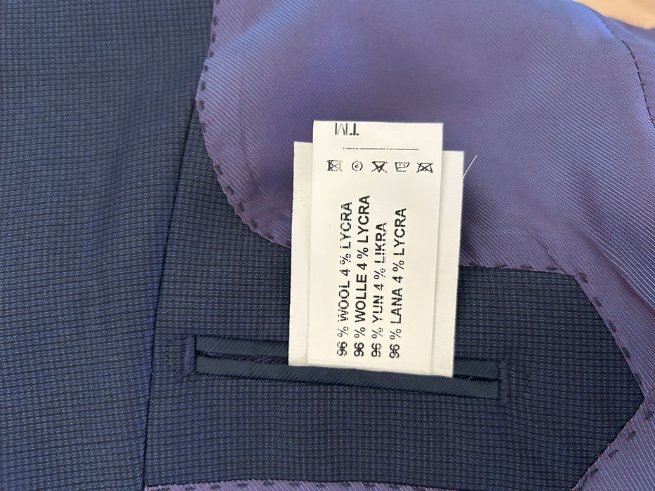 Продаётся мужской костюм