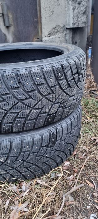 Продам шипованые шины Landsail