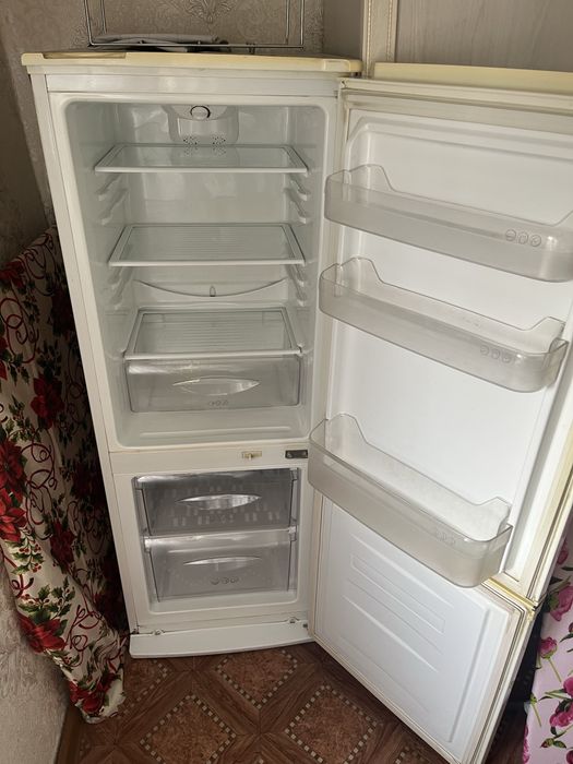 Продам холодильник