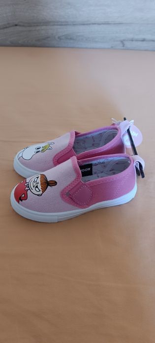 Нови красиви кецове за момиче номер 25