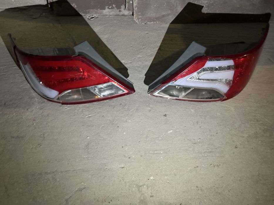 Задние фары Hundai Accent