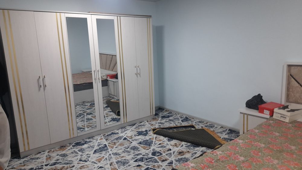 Spalni stenka parta krovat kuxiniy