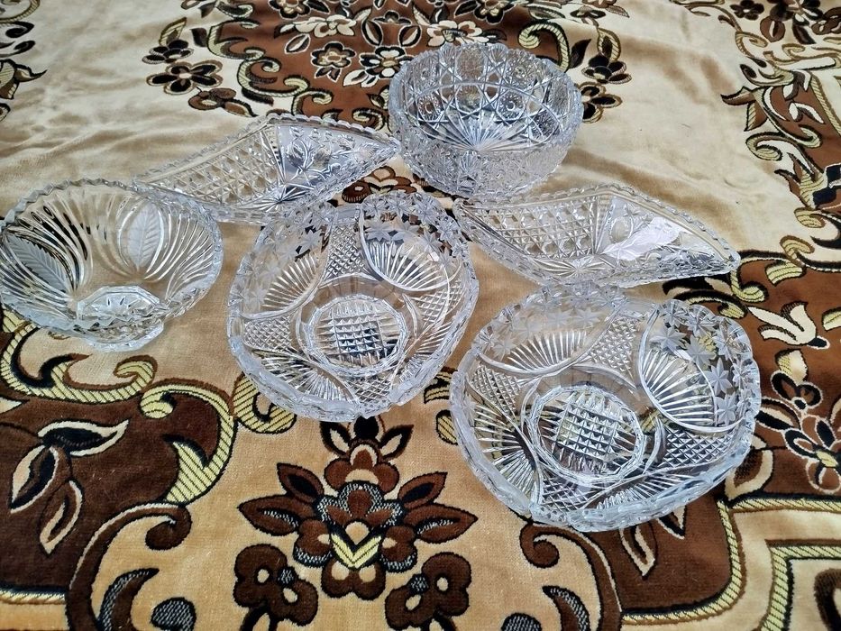 Продам хрустальные вазочки