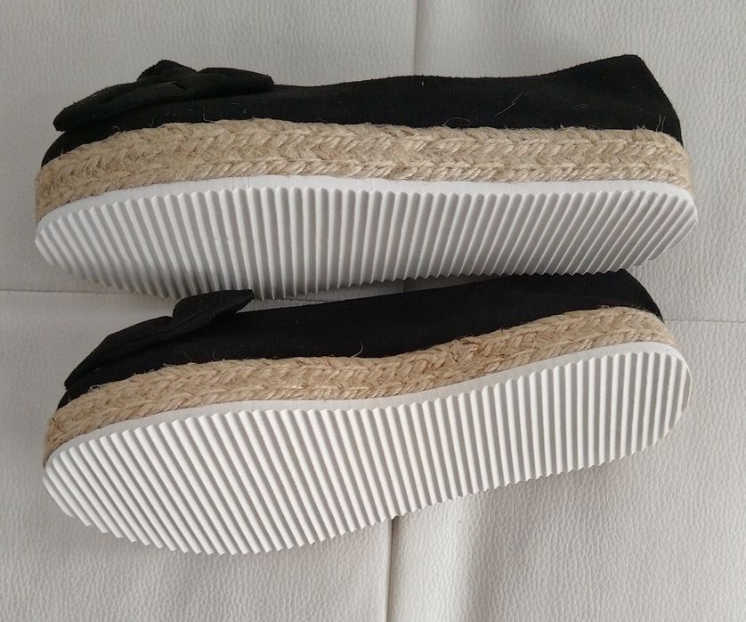 Чисто нови дамски обувки