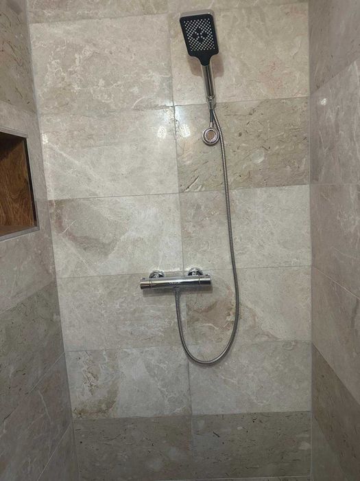 Spatiu comercial/Camera de locuit.