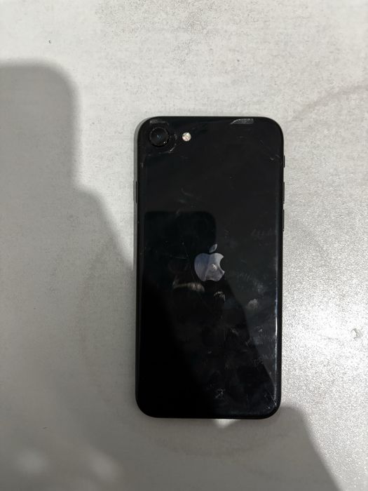 Продам IPhone SE 2020 64 GB