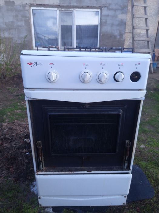 Продам газ плиту б.у