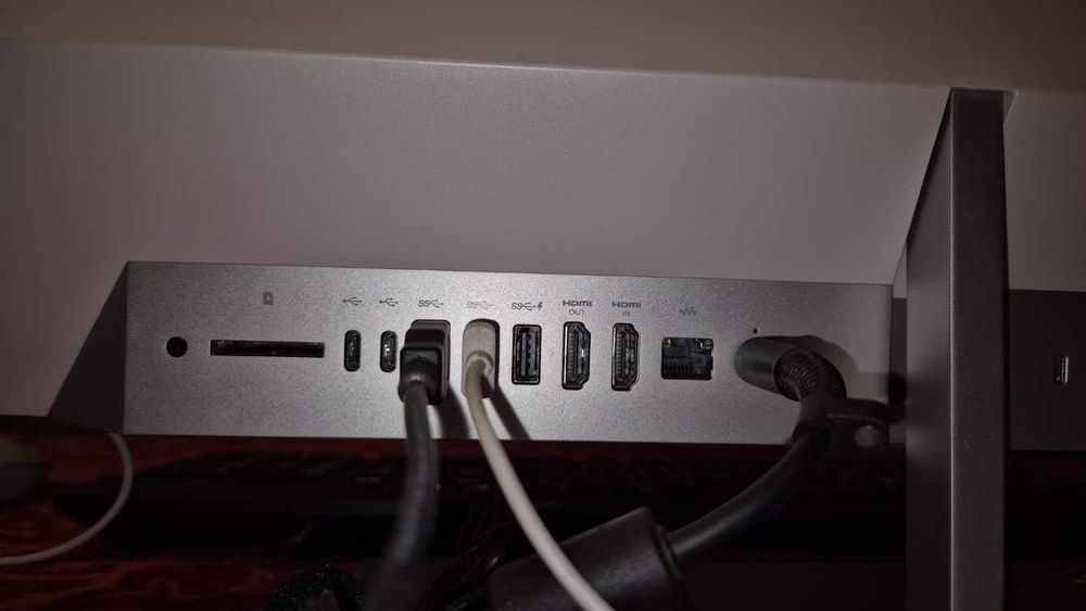 Sistem All-in-One HP Pavilion 24-xa1000nq cu procesor AMD Ryzen™ 7