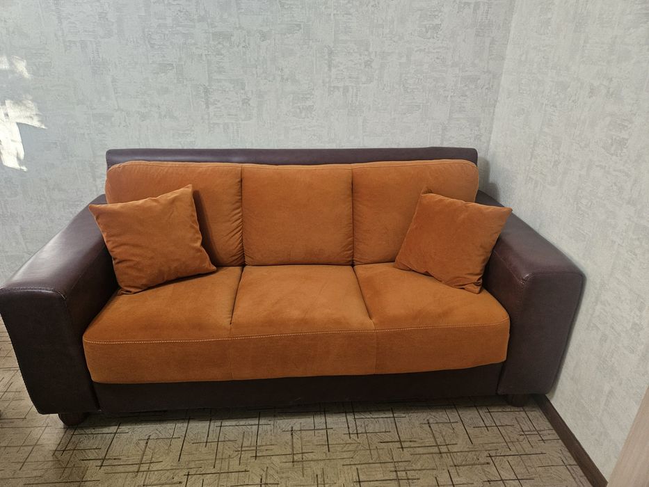 Продам диван для дома и офиса.