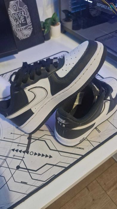 Adidasi NIKE, piele,stare f buna,marimea 37.5