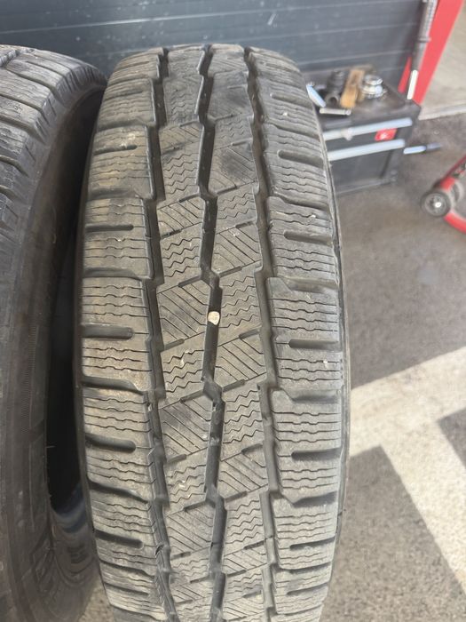 Гуми за Бус 205/75/16C Michelin Nokian