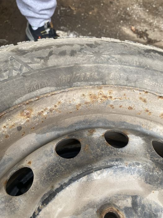 Продам зимние шины с диском