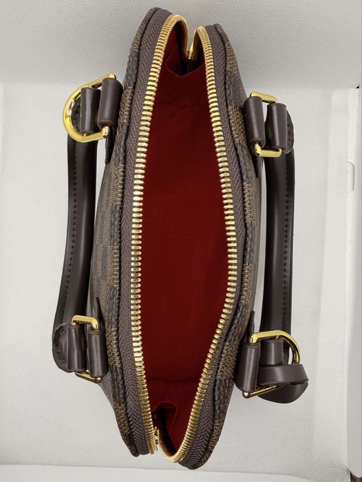 Geanta Louis Vuitton Alma BB