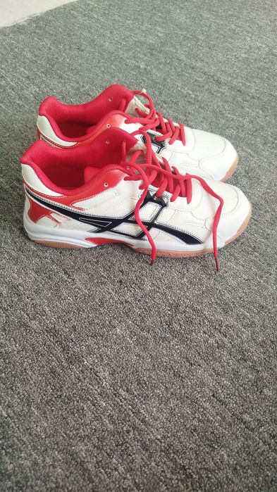 Кроссовка сатылады