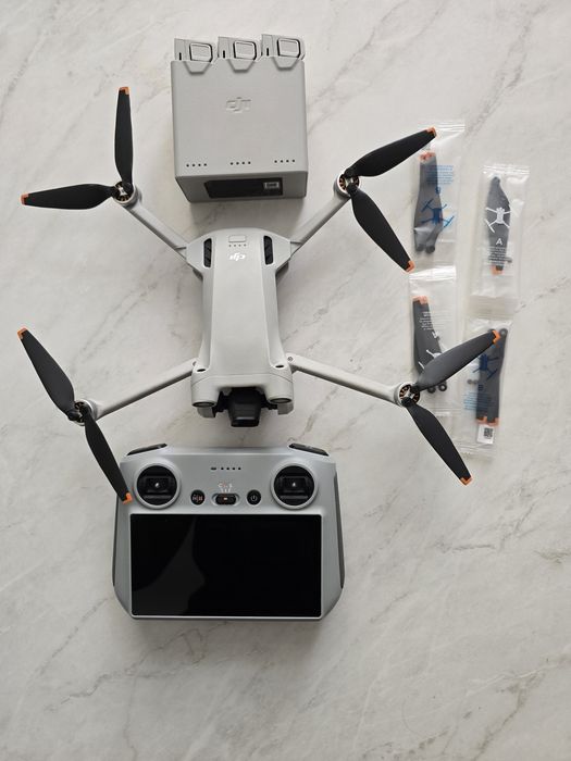 Квадрокоптер DJI Mini 3 Pro