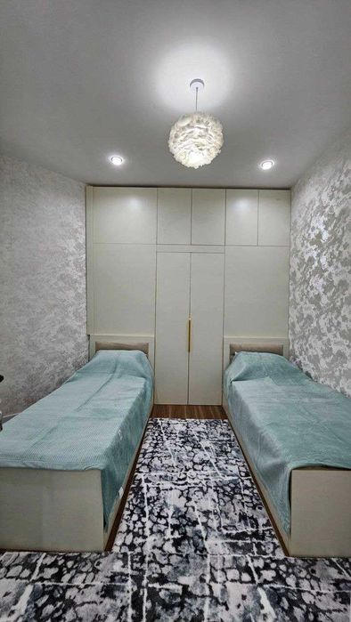 N.12464 Срочно!  Продаётся 4х ком-ная квартира