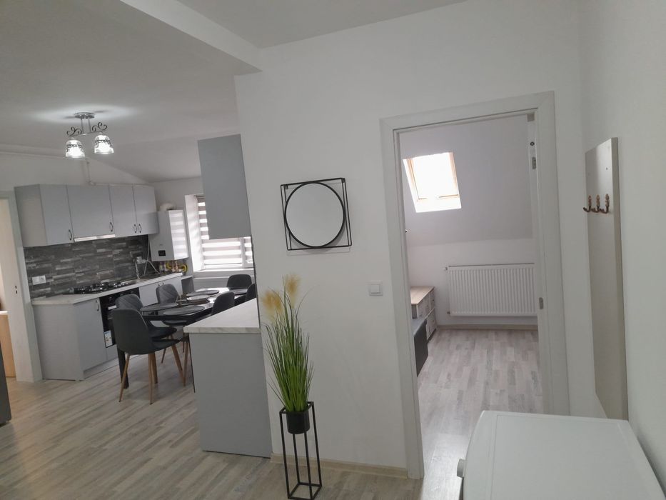 Inchiriez apartament 3 camere 300 euro