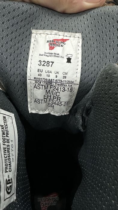 Red Wing 3287 safety boots