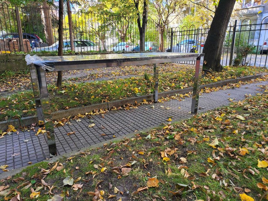 Офис бюро цвят венге и бял