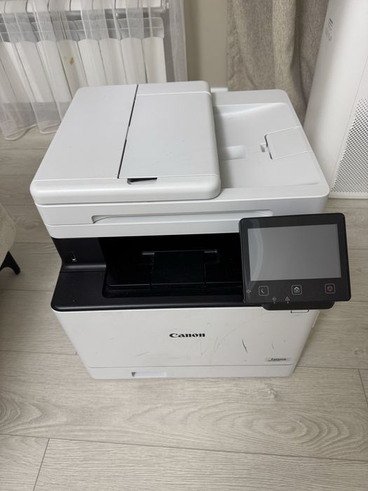 Canon i-SENSYS MF752Cdw — цветное лазерное МФУ, отличное состояние